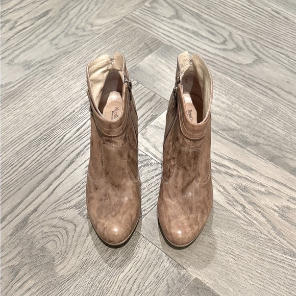 Nero Giardini Tan Marbled Leather Boots in Nearly New Condition, Size 38 (7.5) - Picture 2 of 5